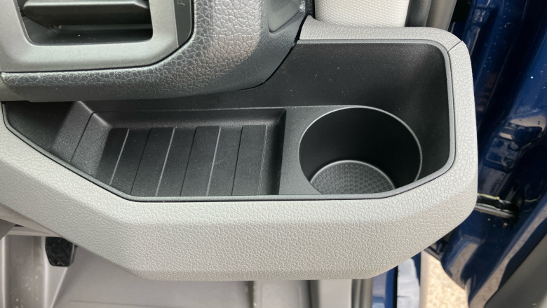 Volkswagen Crafter Cr35 Mwb Diesel 4Motion 2.0 TDI 177PS Commerce Plus Low Roof Van Auto